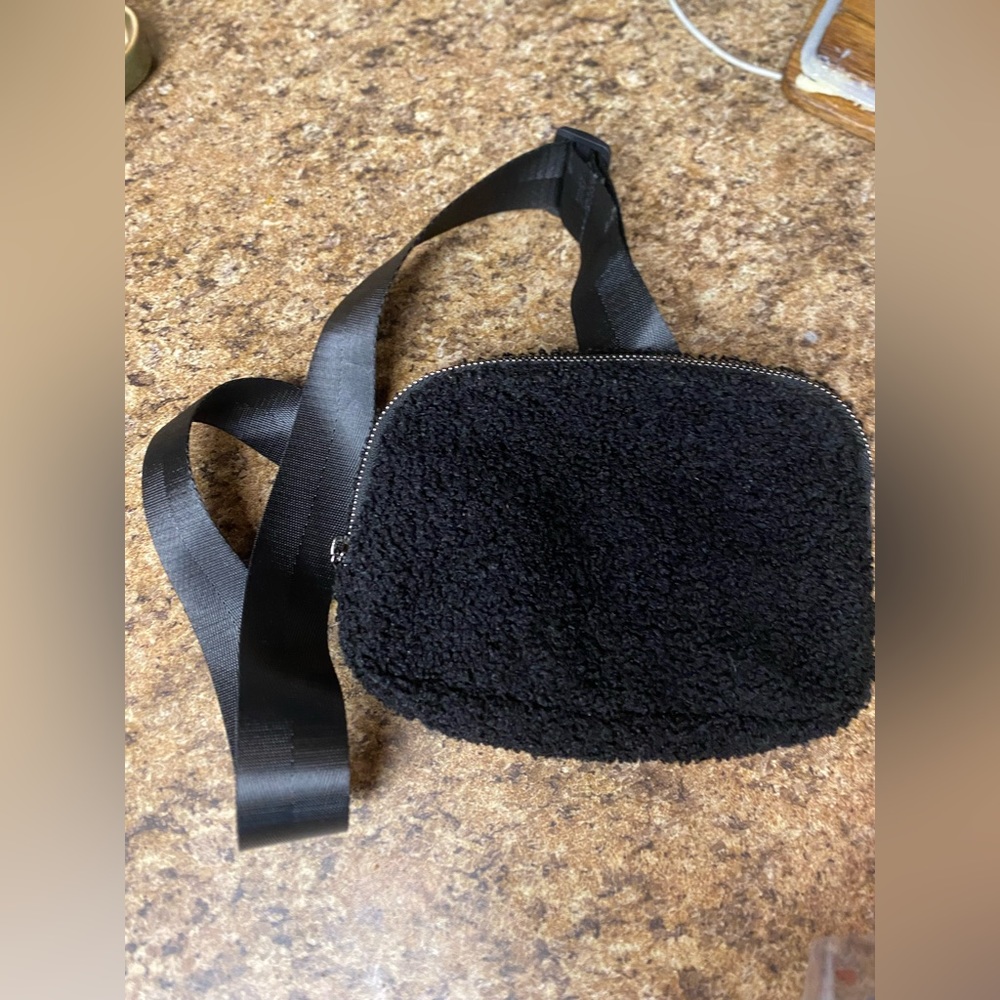 Black Sherpa belt bag